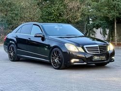 Schwarz Gebraucht 2009 Mercedes E250 Limousine | 11.990 € (Fairer Preis)