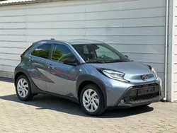 Schwarz Neu 2025 Toyota Aygo Active Kleinwagen | 17.458 €