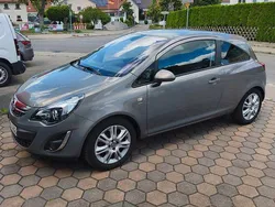 Braun Gebraucht 2011 Opel Corsa Edition Kleinwagen | 6.100 € (Etwas zu teuer)
