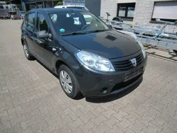 Grau Gebraucht 2009 Dacia Sandero Kleinwagen | 1.399 € (Guter Preis)
