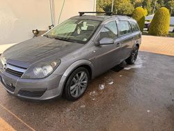 Grau Gebraucht 2006 Opel Astra Kombi | 2.500 € (Etwas zu teuer)