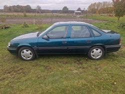Grün Gebraucht 1994 Opel Vectra Limousine | 2.500 €