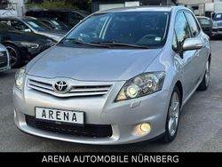 Silber Gebraucht 2010 Toyota Auris Limousine | 3.999 € (Etwas zu teuer)