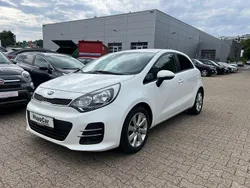 Clear white Gebraucht 2015 Kia Rio DREAM-TEAM Edition Limousine | 7.390 € (Fairer Preis)