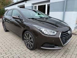 Braun Gebraucht 2017 Hyundai i40 Premium Kombi | 16.790 € (Teuer)