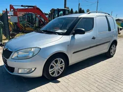 Silber Gebraucht 2010 Skoda Roomster Kombi | 2.190 €