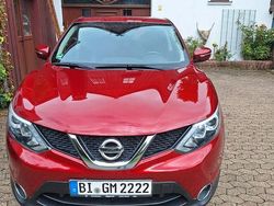 Rot Gebraucht 2014 Nissan Qashqai 360º SUV | 10.800 € (Etwas zu teuer)