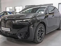 Saphirschwarz Gebraucht 2023 BMW iX Sport Line SUV | 52.470 € (Fairer Preis)