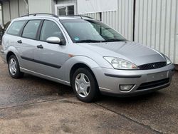 Silber Gebraucht 2003 Ford Focus Ghia Kombi | 1.990 € (Fairer Preis)