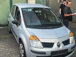 Grau Gebraucht 2005 Renault Modus Van / Kleinbus | 1.250 € (Fairer Preis)