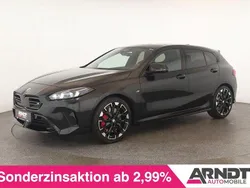 Schwarz Gebraucht 2025 BMW M135 Sport Line Kleinwagen | 50.284 €