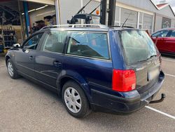 Blau Gebraucht 1998 VW Passat Kombi | 500 €