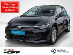 Grenadillschwarz metallic Gebraucht 2024 VW Golf VIII Life Limousine | 25.475 € (Fairer Preis)