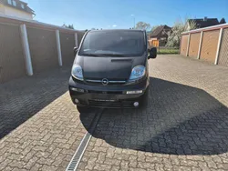 Schwarz Gebraucht 2005 Opel Vivaro Van | 6.650 € (Teuer)