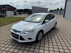 Weiß Gebraucht 2014 Ford Focus Trend Limousine | 5.850 € (Guter Preis)