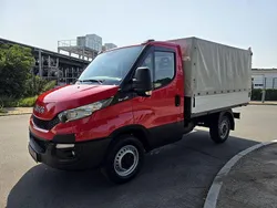 Rot Gebraucht 2016 Iveco Daily Van / Kleinbus | 21.990 € (Etwas zu teuer)