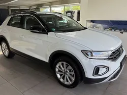 Pure white Gebraucht 2024 VW T-Roc Life SUV | 29.790 € (Guter Preis)