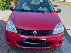 Rot Gebraucht 2010 Renault Clio II Limousine | 1.600 € (Fairer Preis)