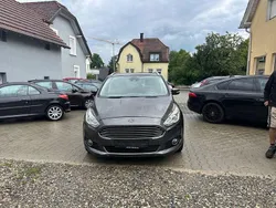Grau Gebraucht 2016 Ford S-MAX Titanium Van / Kleinbus | 6.499 €