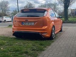 Orange Gebraucht 2010 Ford Focus ST Limousine | 9.000 € (Teuer)