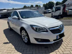 Weiß Gebraucht 2016 Opel Insignia Limousine | 7.500 € (Guter Preis)