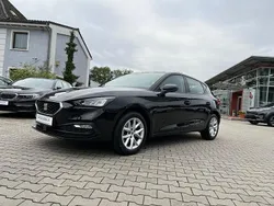 Mitternachtsschwarz Gebraucht 2021 Seat Leon Reference Limousine | 17.990 € (Fairer Preis)