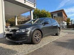 Grau Gebraucht 2016 VW Golf VII Allstar Limousine | 13.900 € (Fairer Preis)