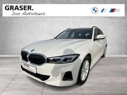Weiß Gebraucht 2022 BMW 320 Sport Line Kombi | 31.900 € (Etwas zu teuer)