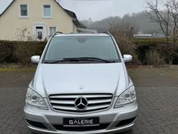 Silber Gebraucht 2011 Mercedes Viano Business Van / Kleinbus | 28.900 €
