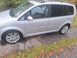 Grau Gebraucht 2009 VW Touran Van / Kleinbus | 3.400 € (Guter Preis)