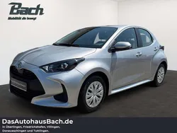 Shimmering silver metallic Gebraucht 2023 Toyota Yaris Basis Kleinwagen | 15.340 € (Fairer Preis)