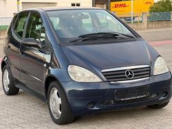 Blau Gebraucht 2000 Mercedes A140 Classic Van / Kleinbus | 3.900 € (Teuer)