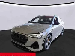 Beige Gebraucht 2022 Audi e-tron Comfort SUV | 47.950 € (Guter Preis)