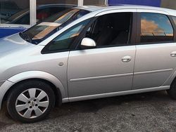 Silber Gebraucht 2006 Opel Meriva Van / Kleinbus | 1.999 € (Superpreis)