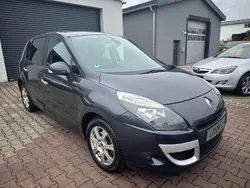Schwarz Gebraucht 2010 Renault Grand Scénic III Van / Kleinbus | 5.990 € (Fairer Preis)