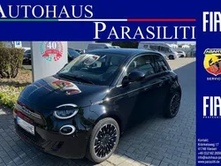 Schwarz Gebraucht 2023 Fiat 500e La Prima Limousine | 25.990 € (Etwas zu teuer)