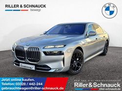 Spacesilber Gebraucht 2025 BMW 740 Sport Line Limousine | 99.850 €
