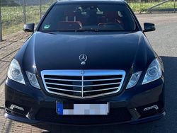 Blau Gebraucht 2010 Mercedes E500 AMG line Limousine | 22.000 € (Teuer)