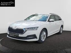 Bila candy/candyweiss Gebraucht 2021 Skoda Octavia Ambition Kombi | 14.990 € (Fairer Preis)