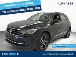 Deep black perleffekt Gebraucht 2021 VW Tiguan S SUV | 24.490 € (Superpreis)