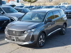 Grau Gebraucht 2024 Peugeot 5008 GTi Van / Kleinbus | 29.999 € (Fairer Preis)