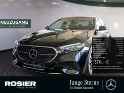 Schwarz / obsidianschwarz (metallic) Gebraucht 2024 Mercedes E220 Avantgarde Limousine | 48.185 € (Guter Preis)