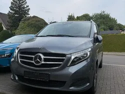 Grau Gebraucht 2019 Mercedes V250 Avantgarde Edition Van / Kleinbus | 29.500 € (Superpreis)