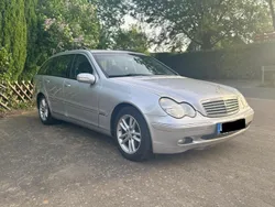 Silber Gebraucht 2003 Mercedes C220 Kombi | 2.800 €
