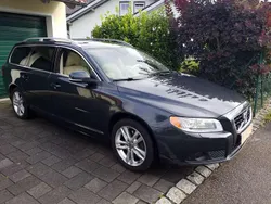 Grau Gebraucht 2012 Volvo V70 Kombi | 11.000 € (Etwas zu teuer)