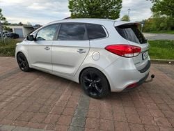 Silber Gebraucht 2016 Kia Carens Van / Kleinbus | 10.200 € (Guter Preis)