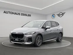 Grau Gebraucht 2025 BMW 220 Active Tourer M Sport Van / Kleinbus | 39.750 €