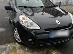 Schwarz Gebraucht 2011 Renault Clio III Kleinwagen | 2.600 € (Fairer Preis)
