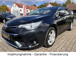 Schwarz Gebraucht 2018 Toyota Avensis Team Kombi | 14.950 € (Fairer Preis)