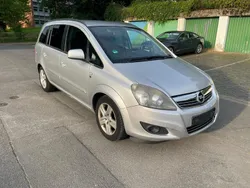 Silber Gebraucht 2010 Opel Zafira Van / Kleinbus | 1.999 € (Fairer Preis)